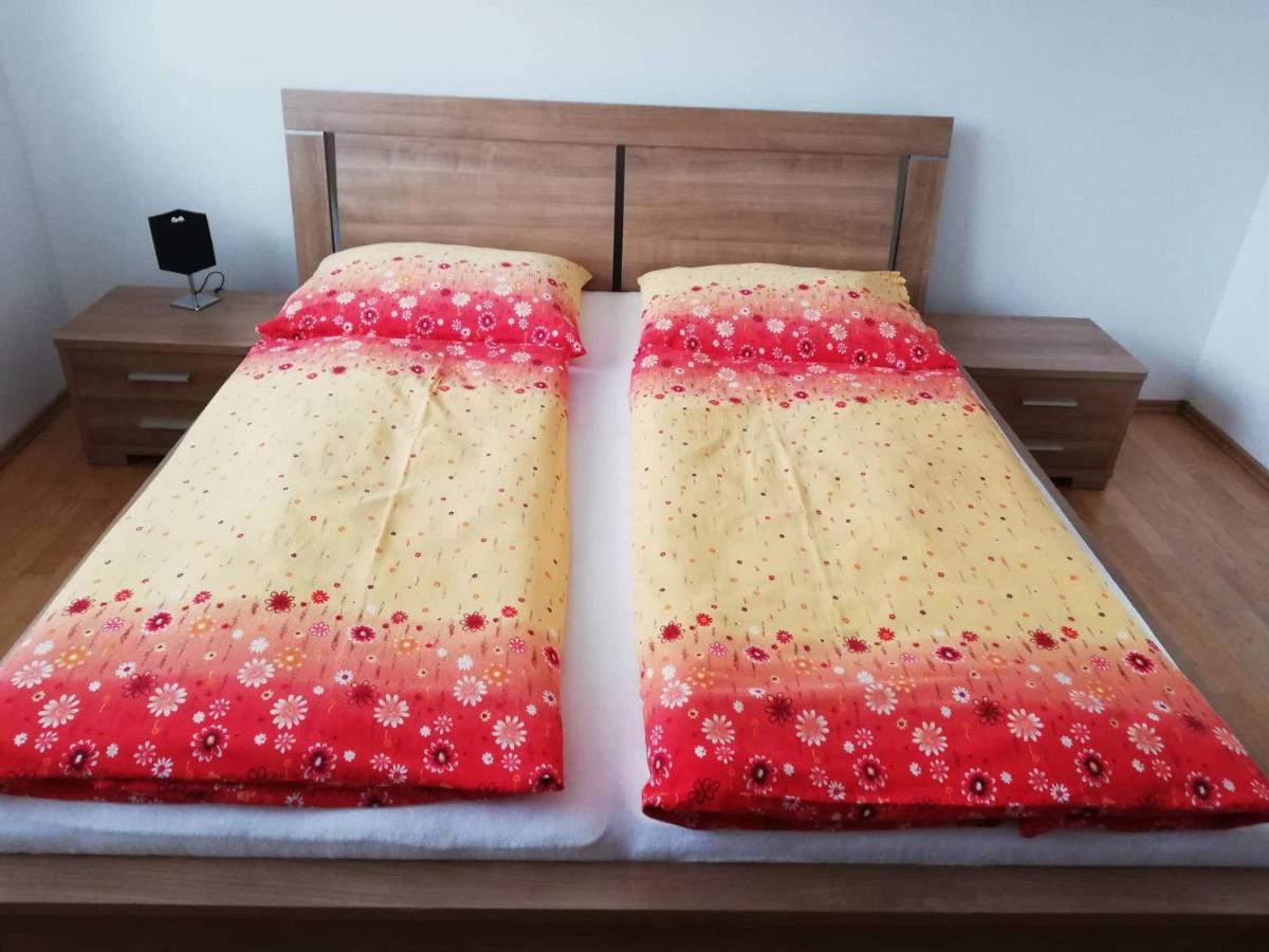 Apartman Family Poprad Exteriör bild