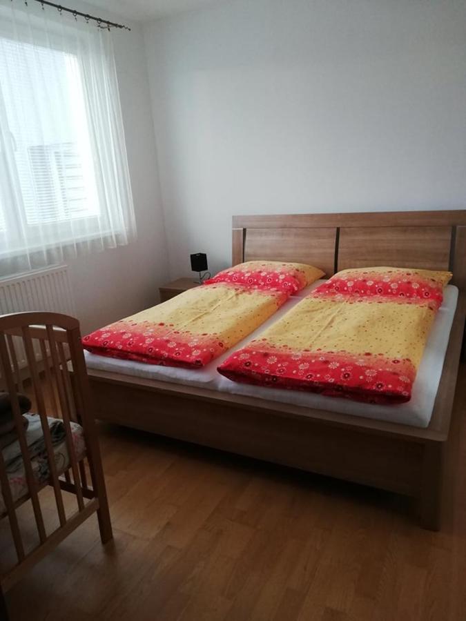 Apartman Family Poprad Exteriör bild