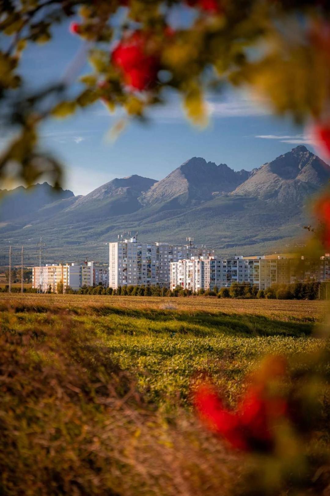 Apartman Family Poprad Exteriör bild