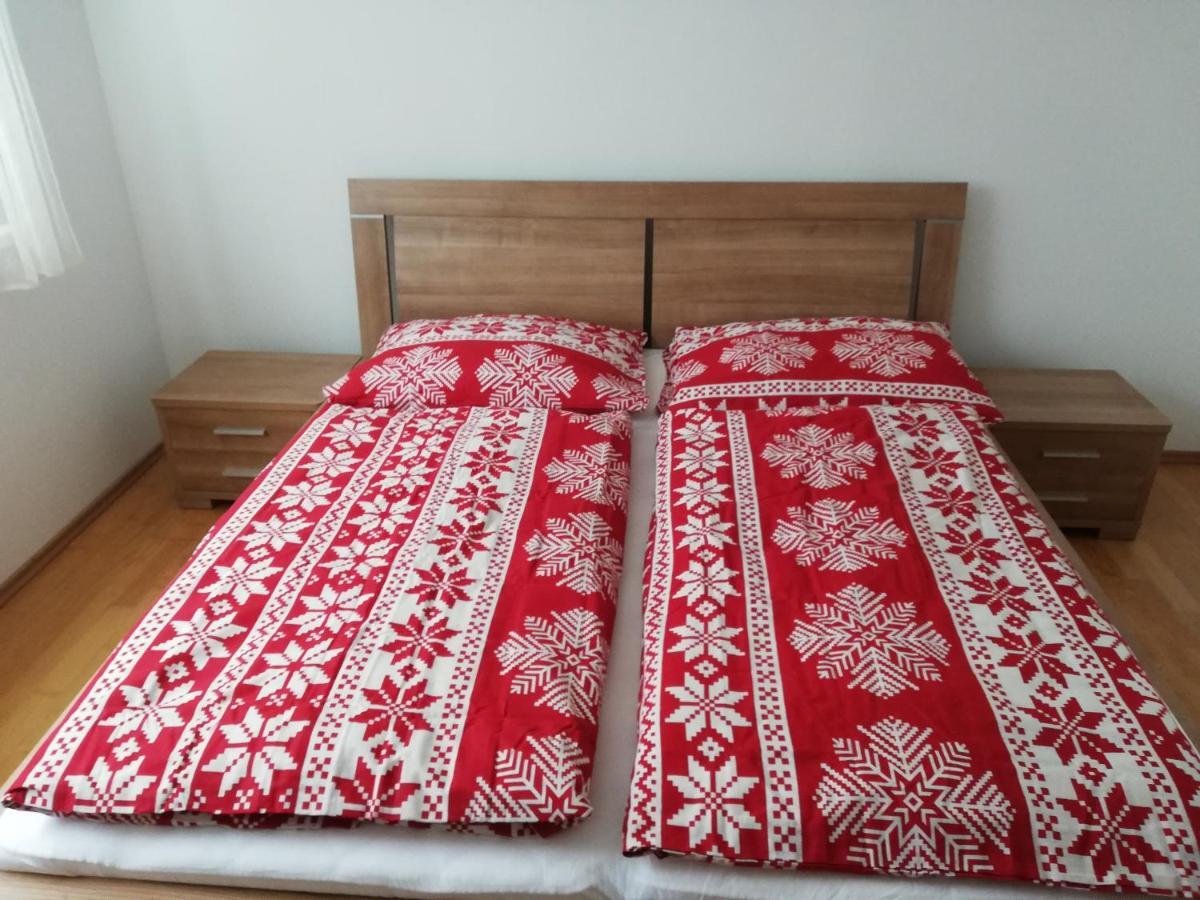 Apartman Family Poprad Exteriör bild